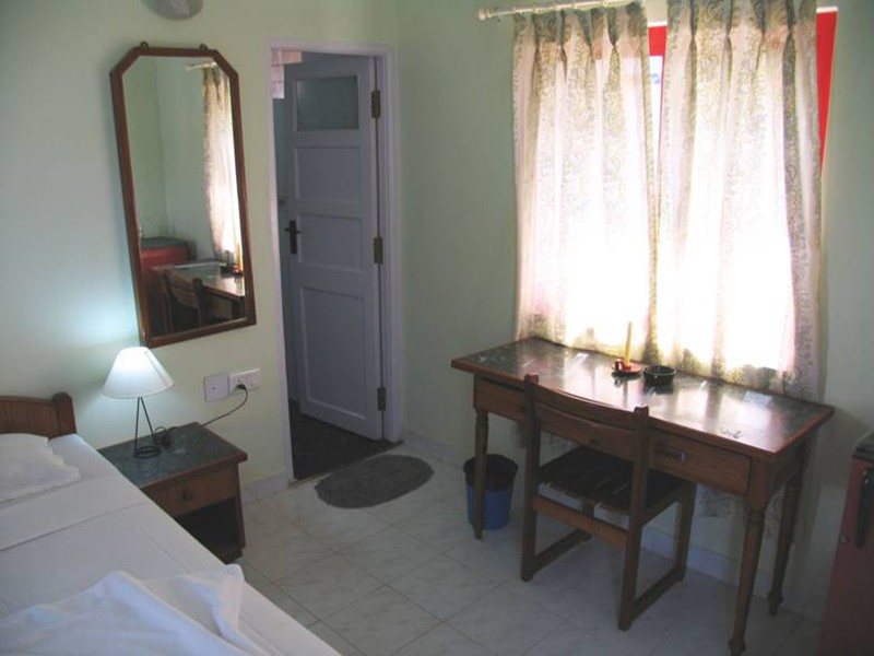 Hotel Cary’s	 114448