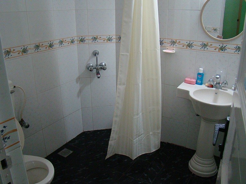 Hotel Cary’s	 114450