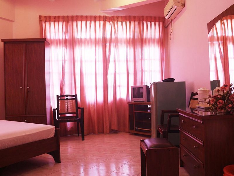 Hotel Red Rose 195976