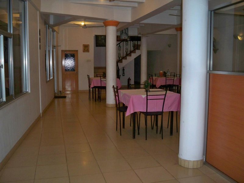 Hotel Red Rose 195987