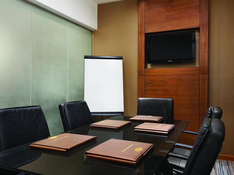 Howard Johnson Hotel Abu Dhabi 192514