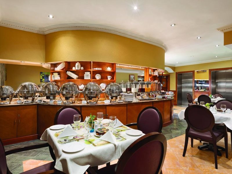 Howard Johnson Hotel Abu Dhabi 192518