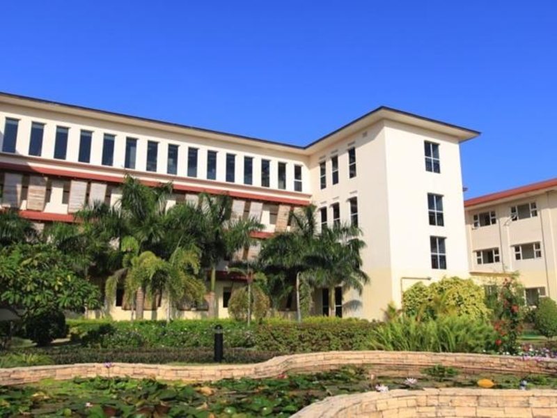 Hulhule Island Hotel 135136