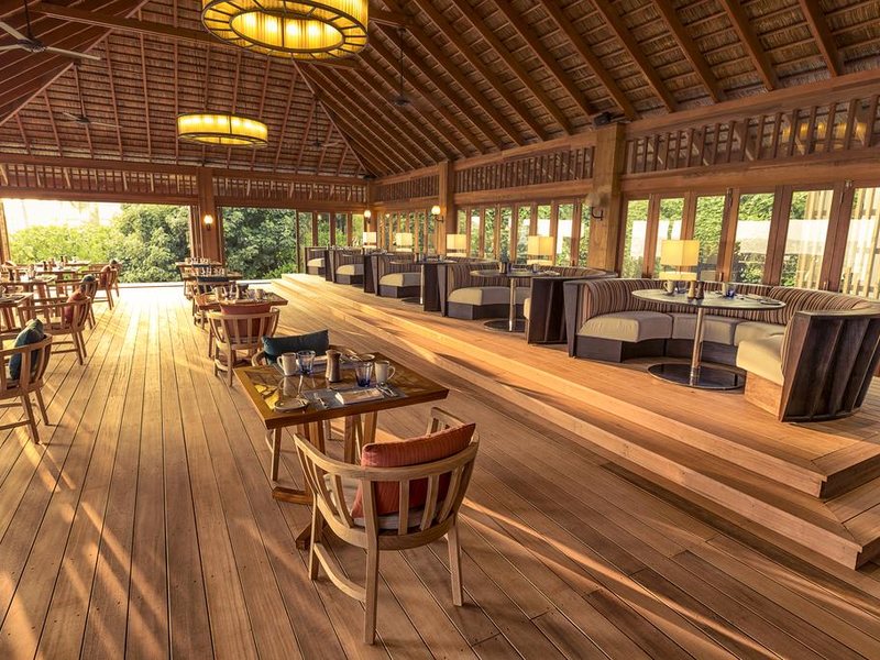 Hurawalhi Island Resort 227500