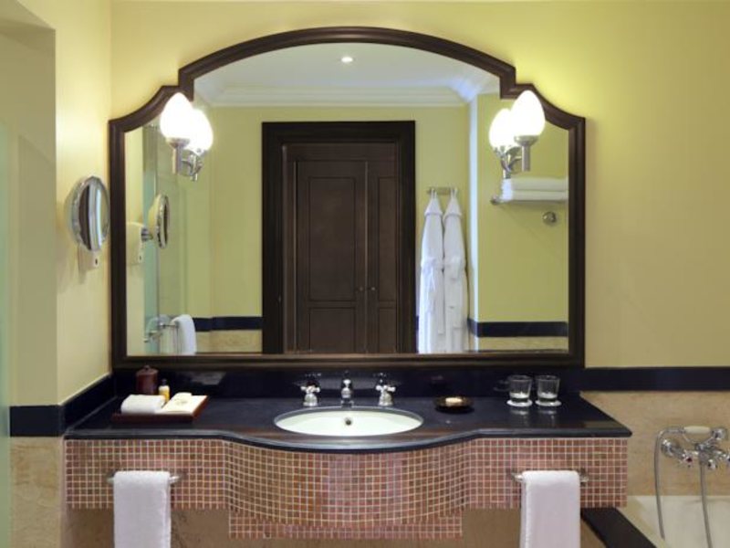 Hyatt Regency 124876