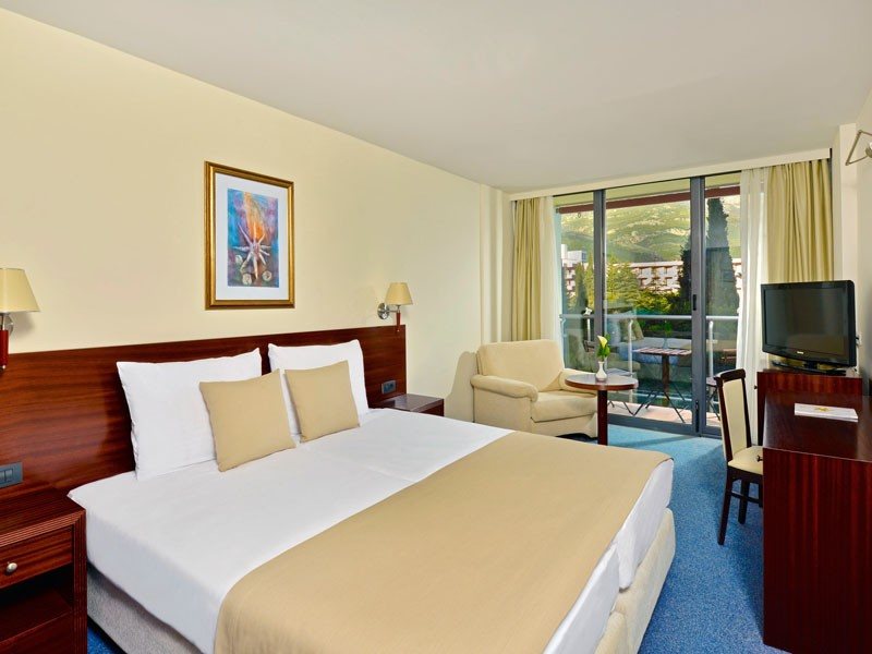 Iberostar Bellevue  73080