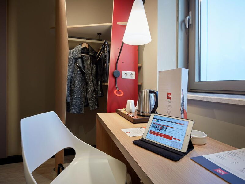 Ibis Hotel Airoport 242150