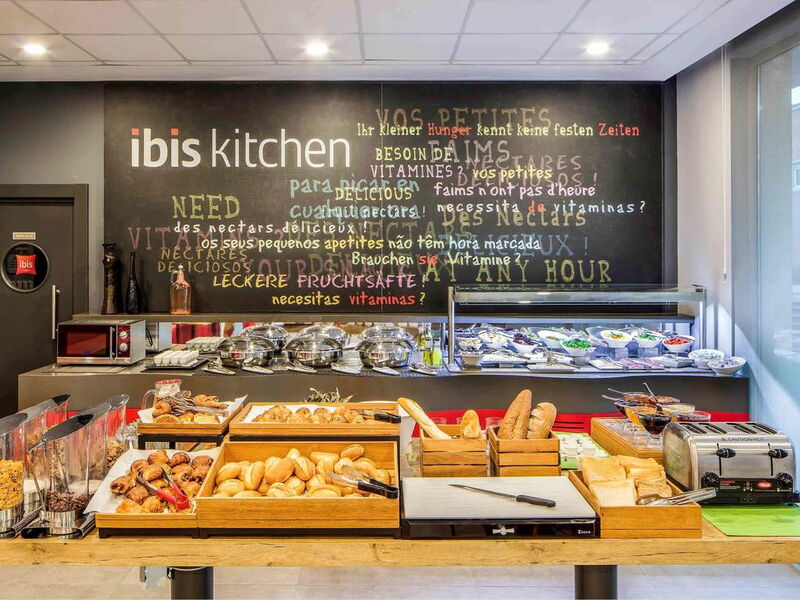 Ibis Hotel Airoport 242174