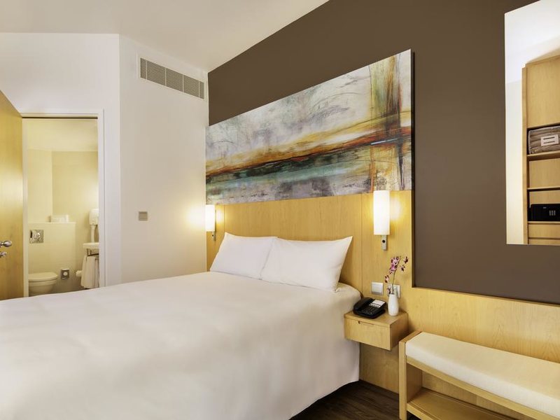 Ibis One Central 204005