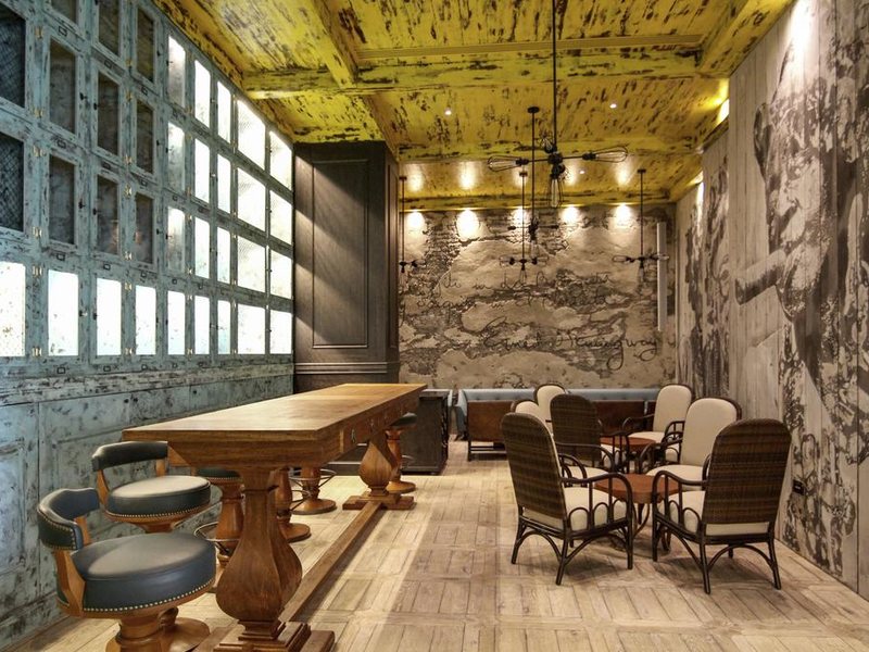 Ibis One Central 204028