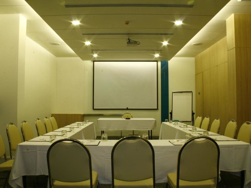 Ibis Phuket Kata 201134