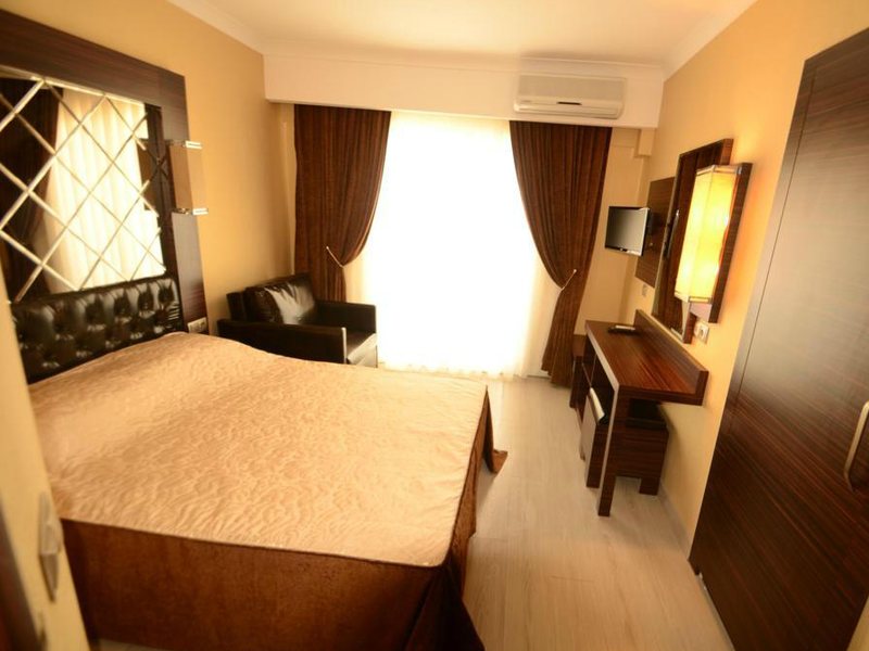 Ideal Piccolo Hotel 65400