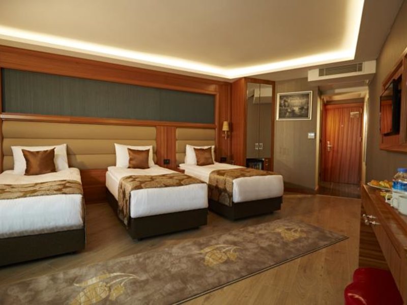 Ikbal Deluxe Hotel 92135