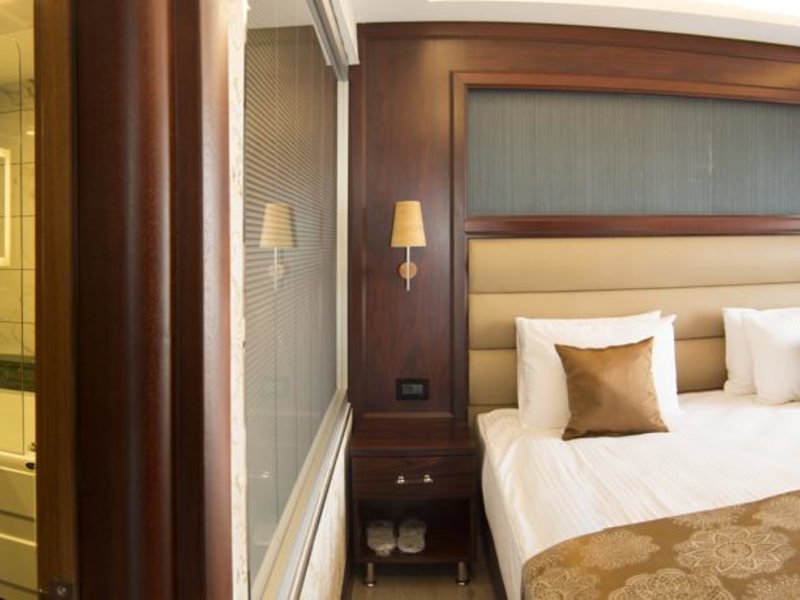 Ikbal Deluxe Hotel 92136