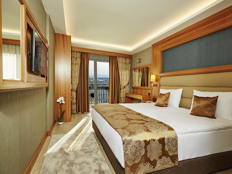 Ilkbal Deluxe Hotel 272066