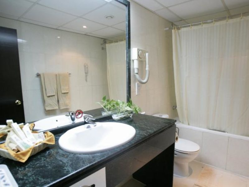 Imperial Suites 47204