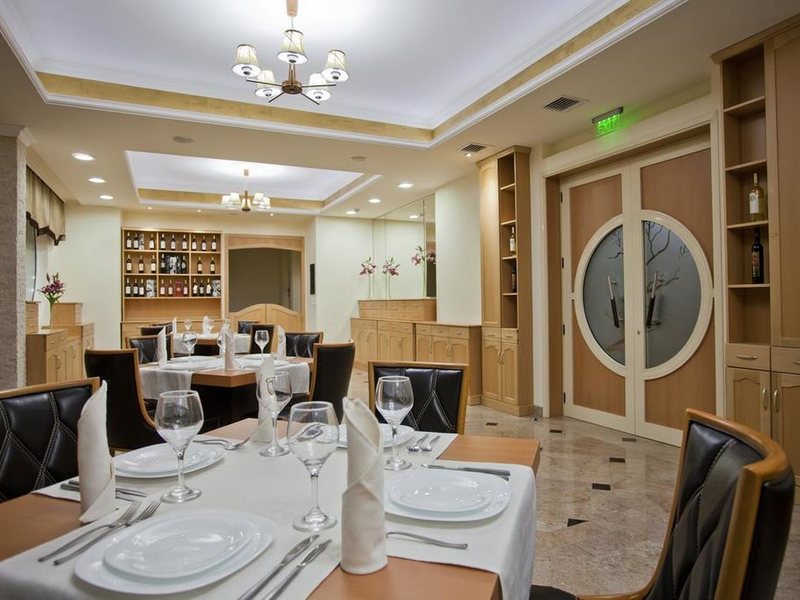 Incognito Hotel  311125