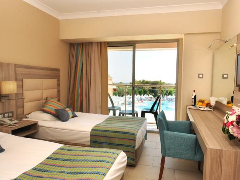 Insula Resort & Sра 56954