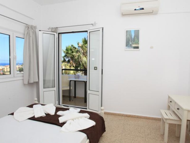 Iraklis Apartments 97707