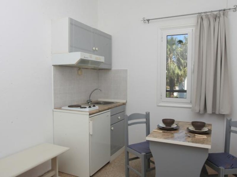 Iraklis Apartments 97711