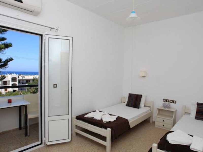 Iraklis Apartments 97713