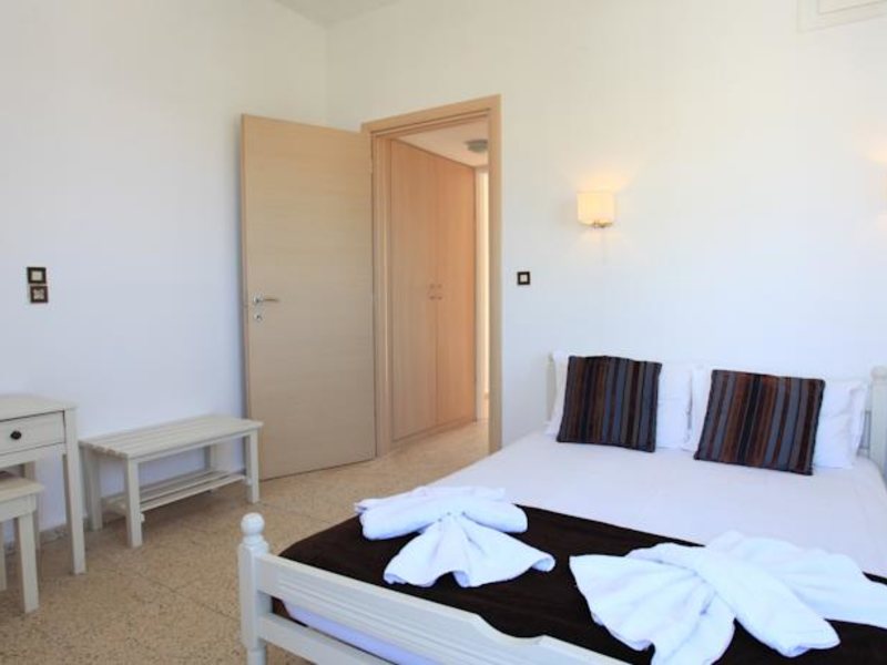 Iraklis Apartments 97714