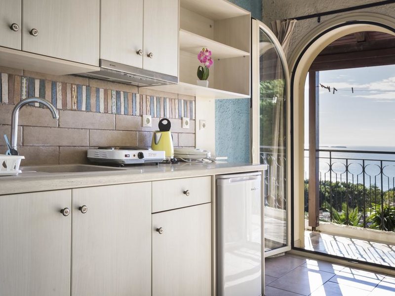 Irilena Studios and Apartments 288250