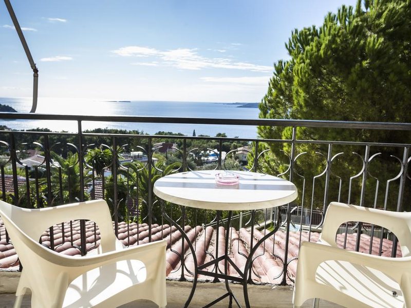 Irilena Studios and Apartments 288251