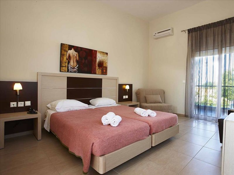 Iris Hotel Siviri 259395