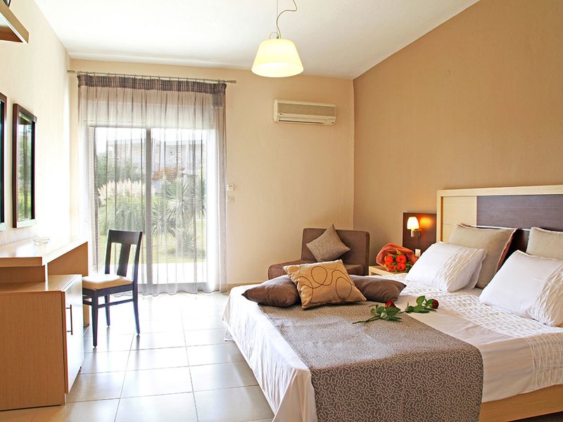 Iris Hotel Siviri 259404