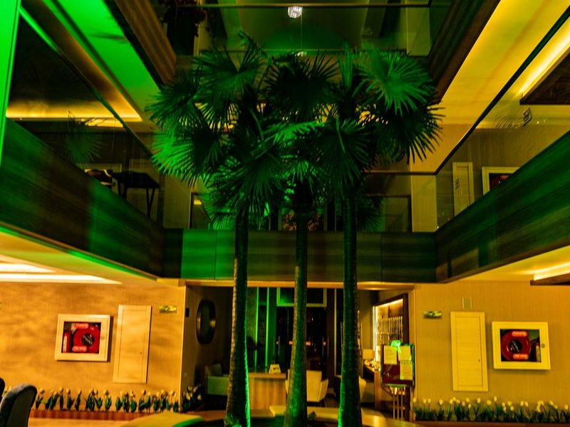 Iron Royal Ambassador Hotel (ex 295354