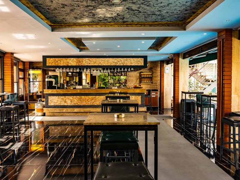 Iron Royal Ambassador Hotel (ex 295359