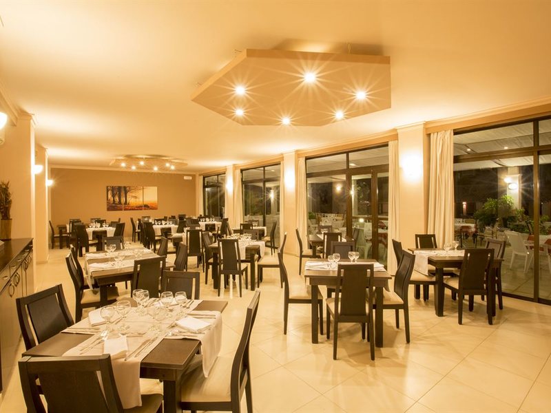 Island Beach Resort   259422