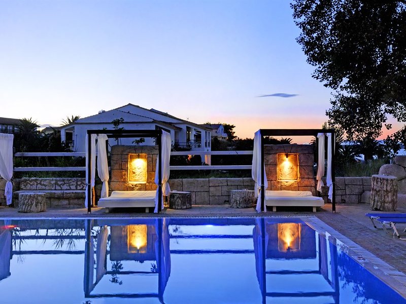 Island Beach Resort   259432