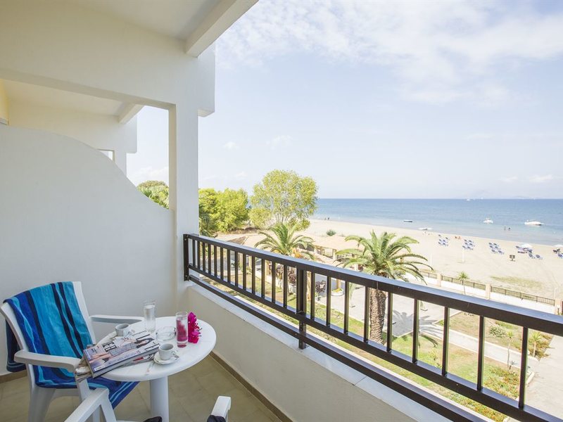 Island Beach Resort   259442