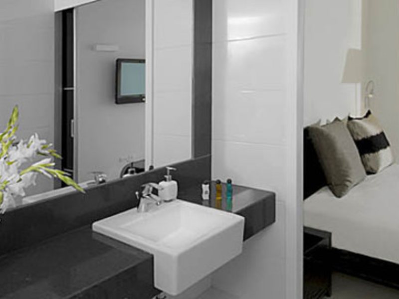 Island Suites Hotel 15296