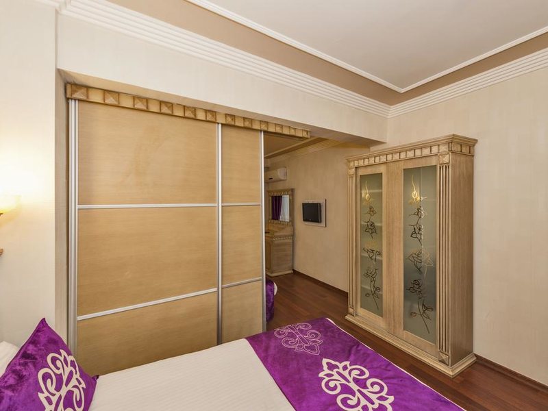 Istanbul Holiday Hotel 301321
