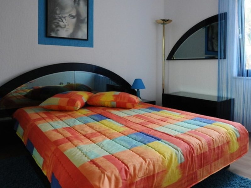 Ivanka Pavlovic 73233