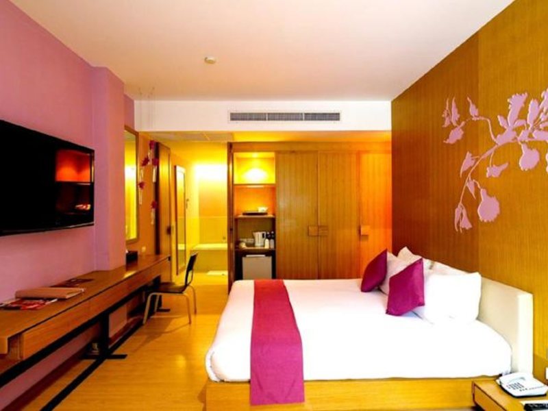 Iyara Beach Hotel & Plaza  152810