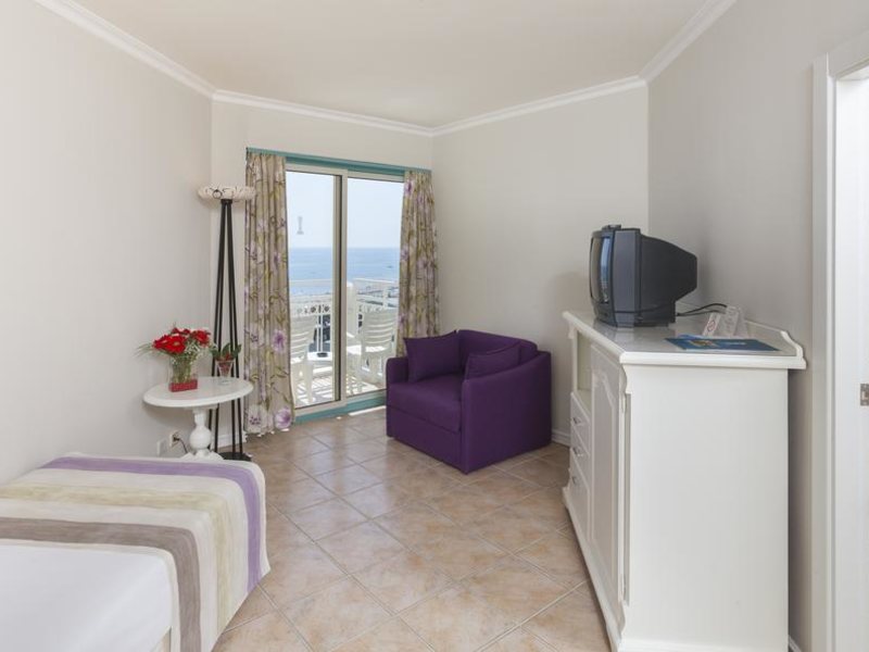 Iz Flower Side Beach 189326