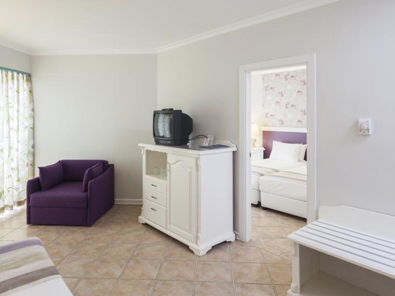 Iz Flower Side Beach 189327