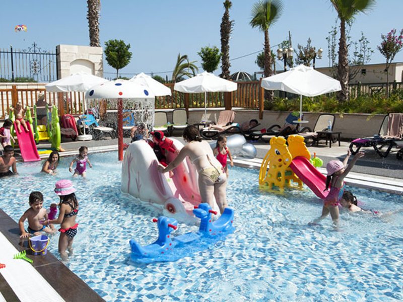 J adore Deluxe Hotel & Spa 69982