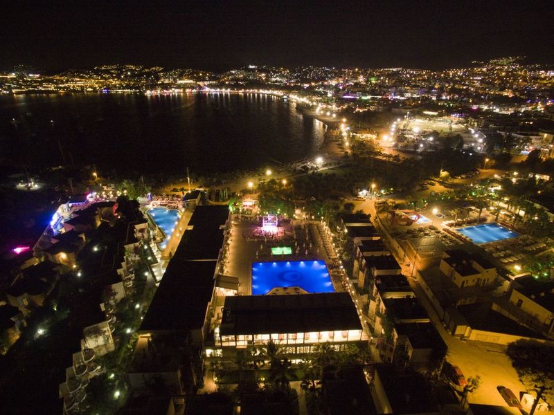 Jasmin Beach Resort 92617