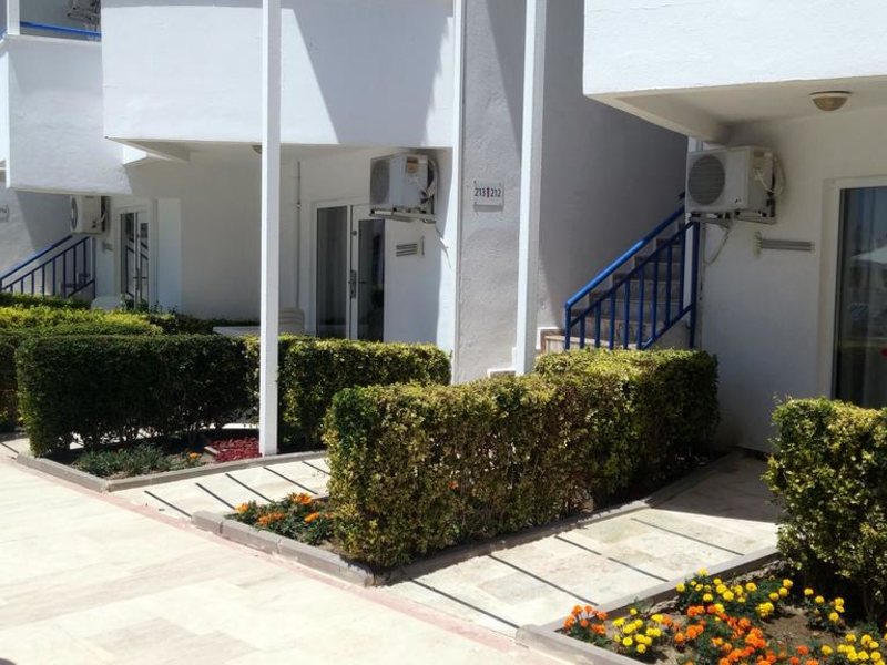 Joker Side Hill Suite Hotel 276364