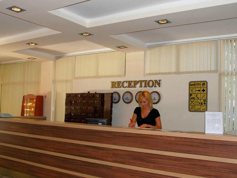 Journalist-Botanical Garden  162723