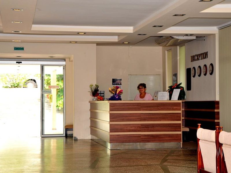 Journalist-Botanical Garden  162736