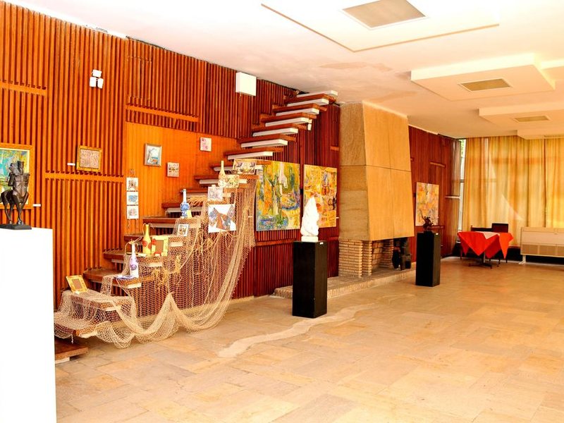 Journalist-Botanical Garden  162738