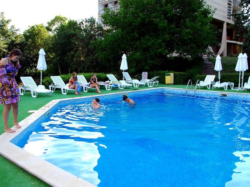 Journalist-Botanical Garden  162740