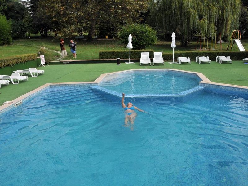 Journalist-Botanical Garden  162743