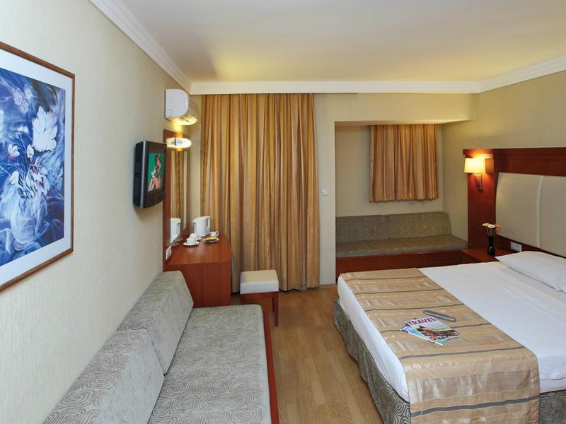 Julian Club Hotel (еx 65442